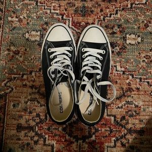 Low Top Black Converse